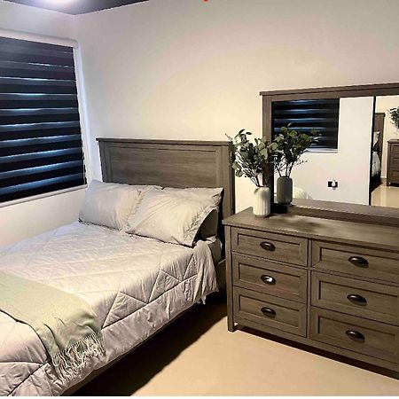 North Breeze Guest House 1 Levittown Buitenkant foto