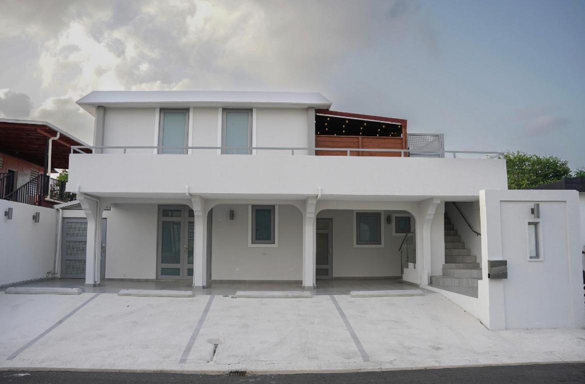 North Breeze Guest House 1 Levittown Buitenkant foto